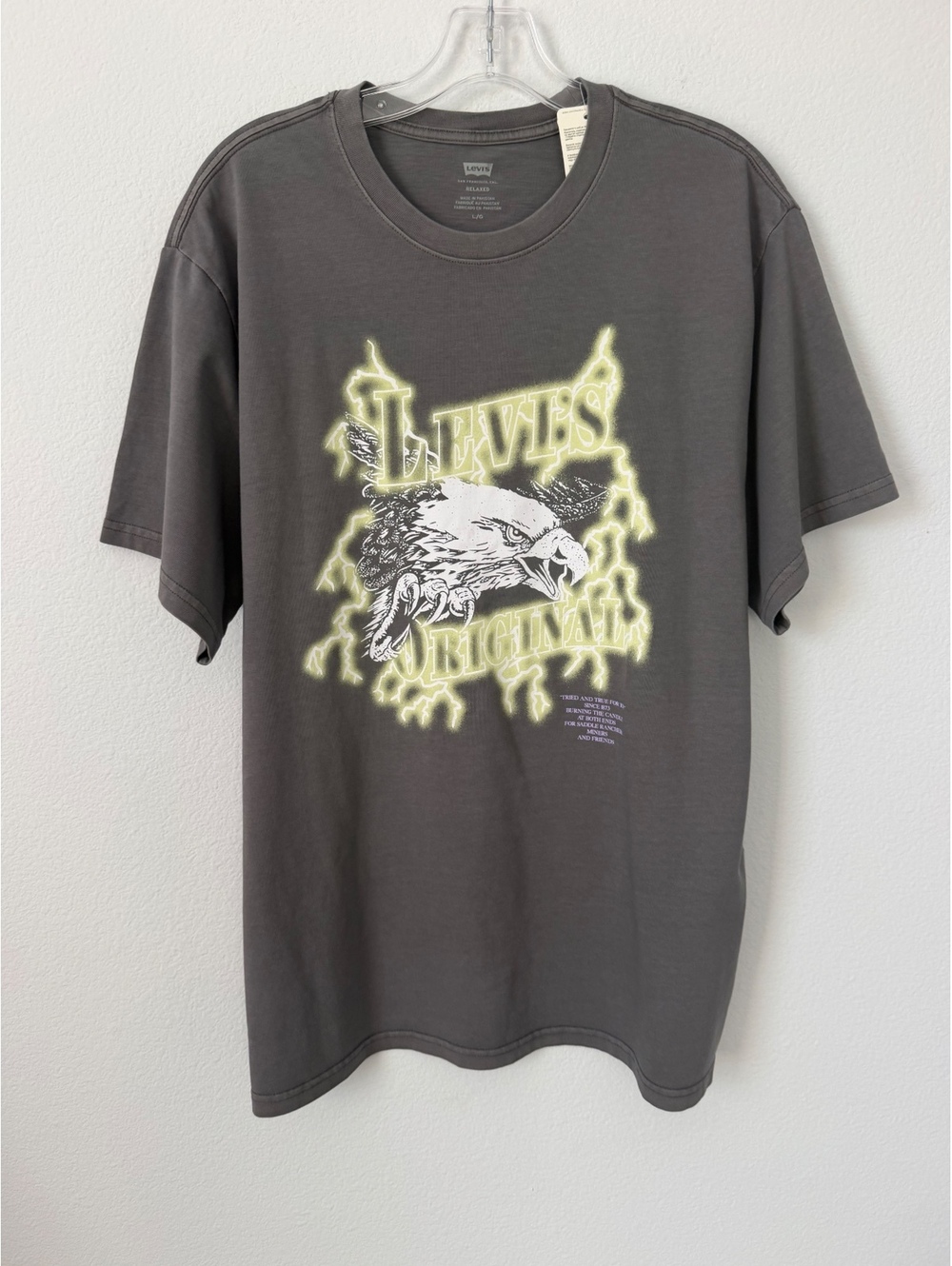 Levi’s NWT 100% Cotton Short Sleeve Crew Neck Gray Eagle Graphic T-Shirt Size L